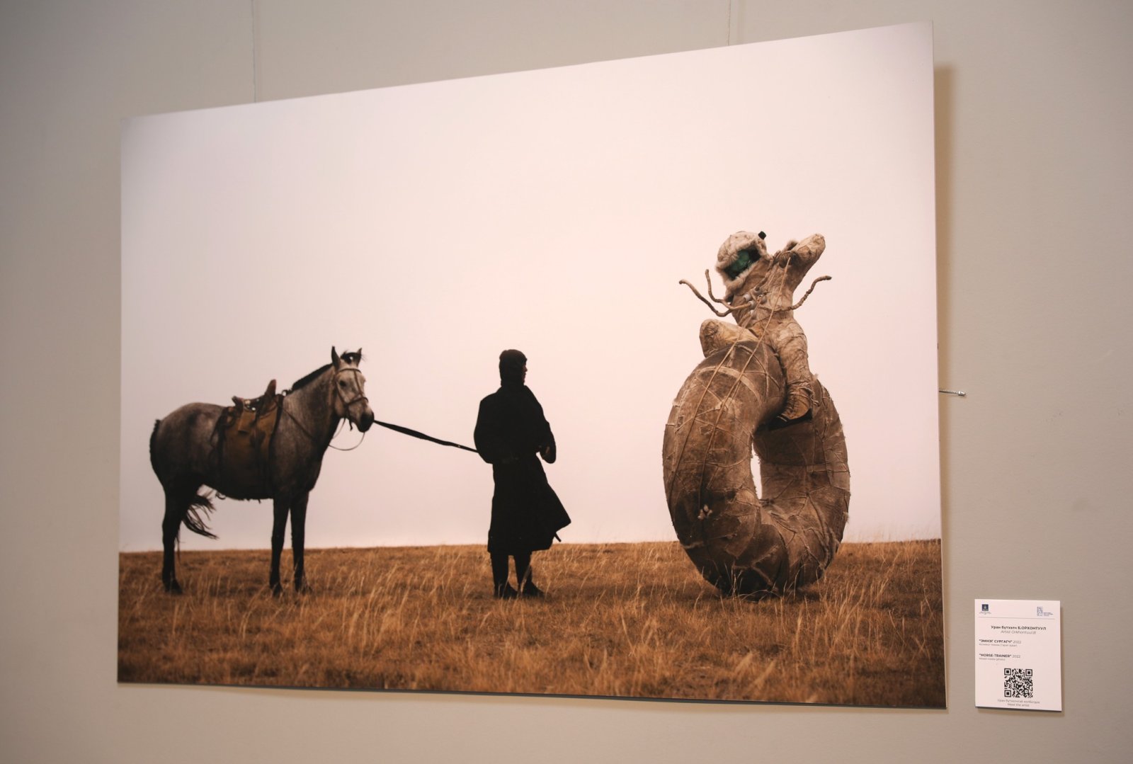 Б.Орхонтуулын уран бүтээлийн үзэсгэлэнгийн нээлт боллоо