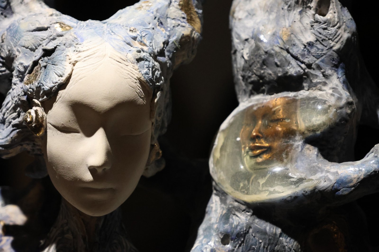 Дотогш өнгийхүй