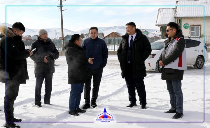 Орон нутагт ажиллаж, нутгийн удирдлагуудтай уулзалт хийв