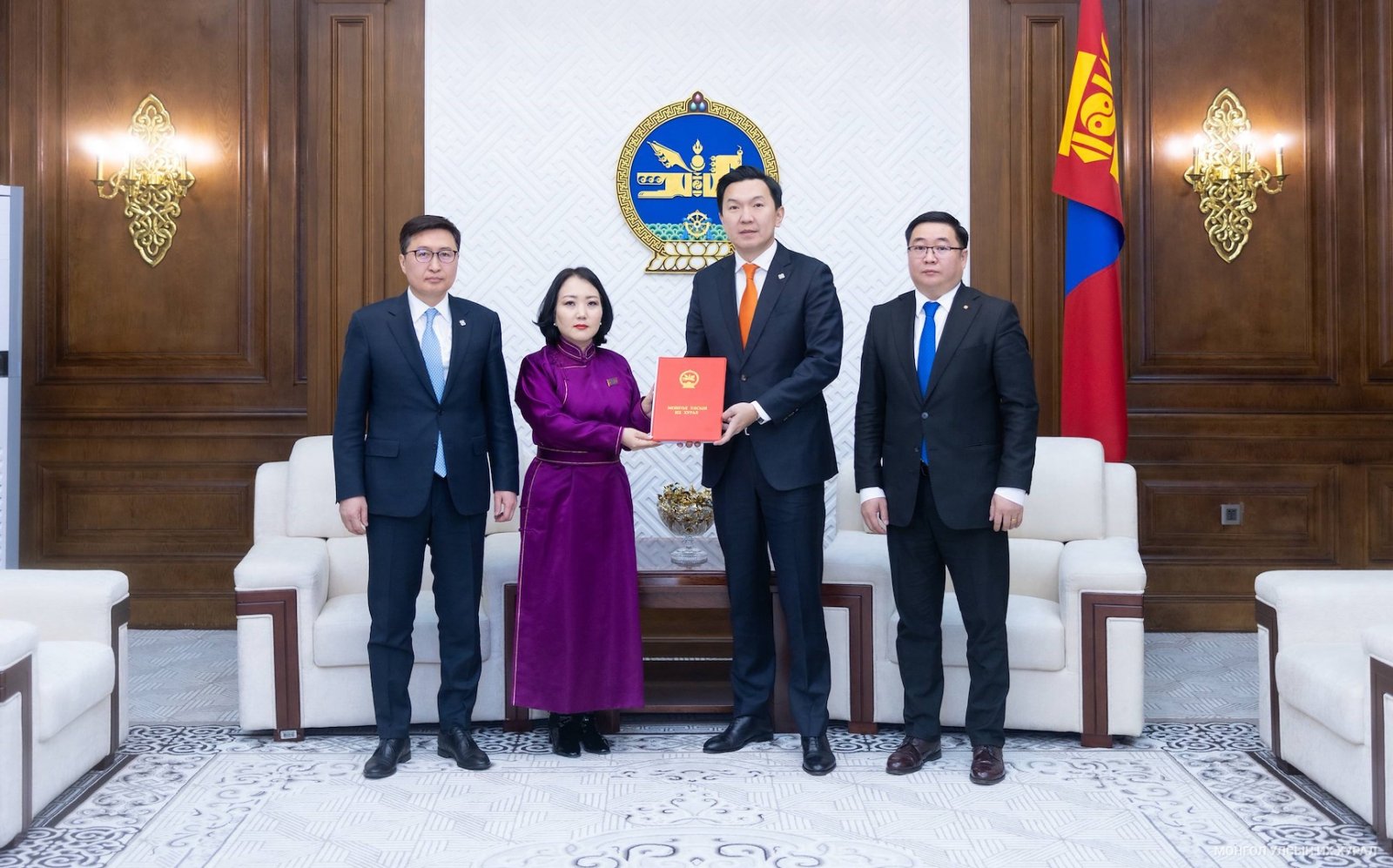 Санхүүгийн хоршооны тухай хуулийн шинэчилсэн найруулгын төслийг өргөн мэдүүлэв