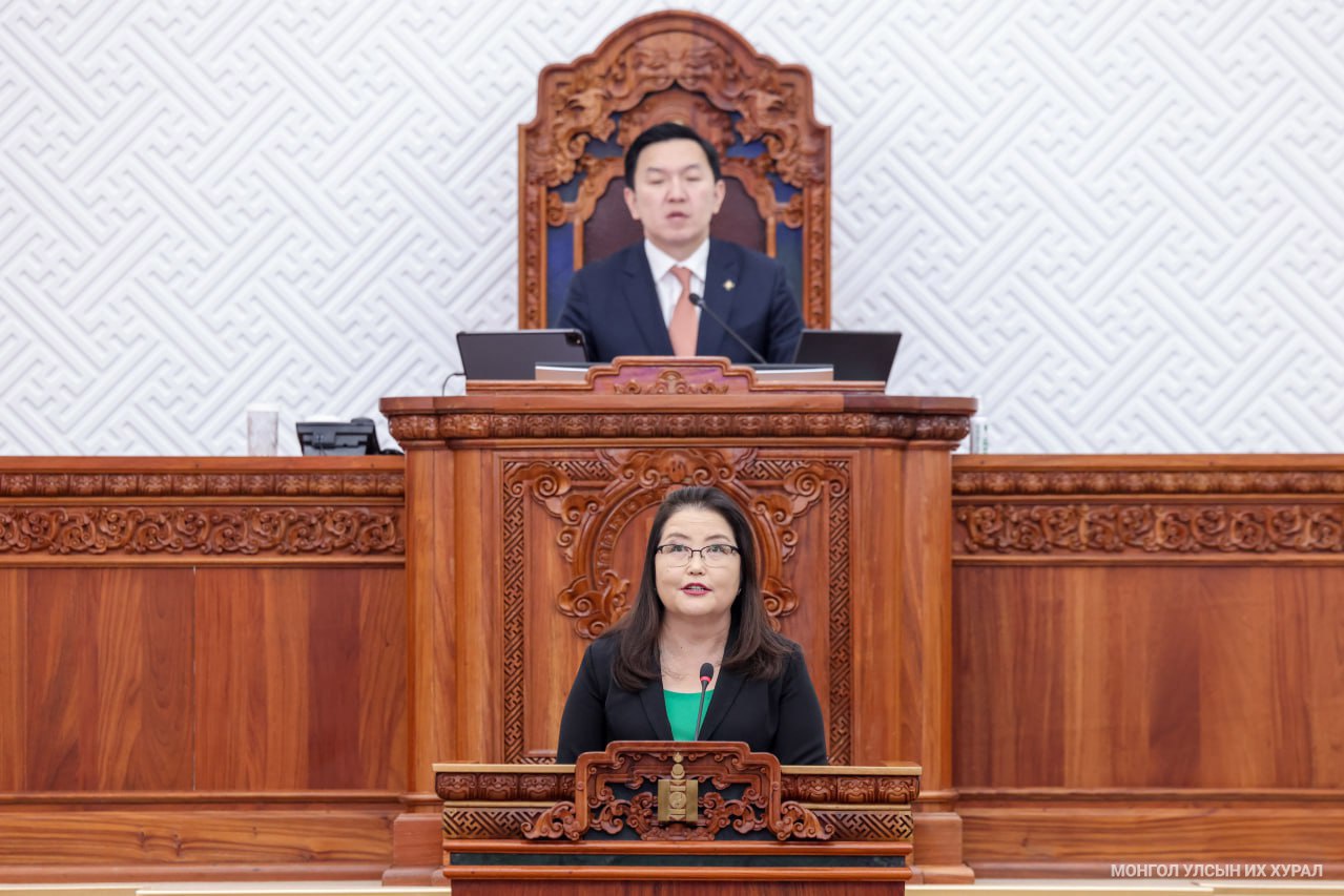 “Төлбөрийн чадваргүйдлийн тухай хууль (Шинэчилсэн найруулга)-ийн төсөл болон хамт өргөн мэдүүлсэн хуулийн төслүүдийг хэлэлцэж эхэллээ